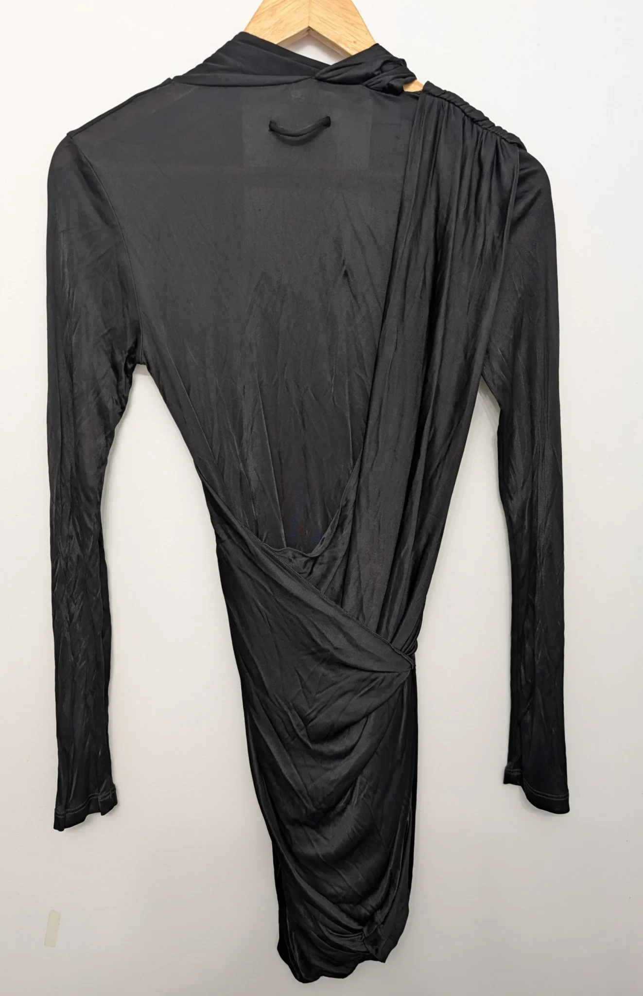 Image for Robe noire de la collection Soleil signée Jean Paul Gaultier