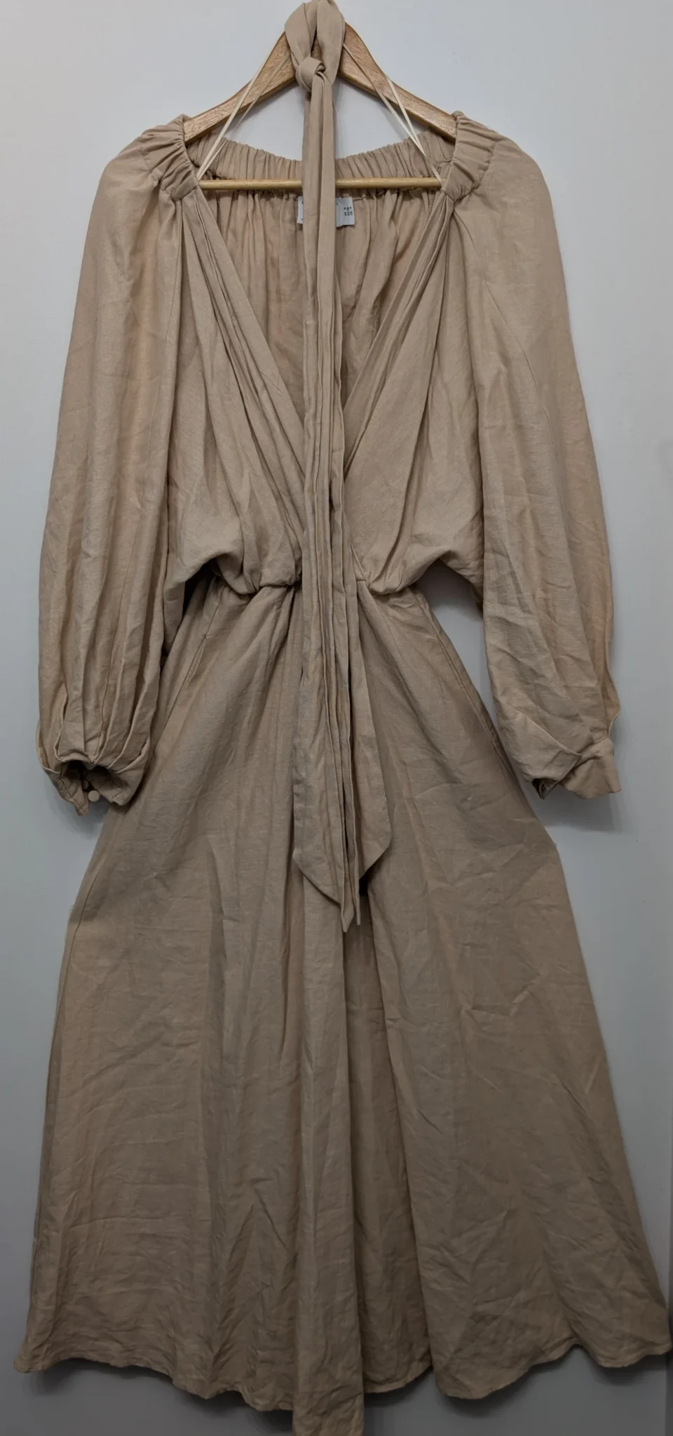 Featured image for Robe longue de la marque ASOS, issue de la ligne édition