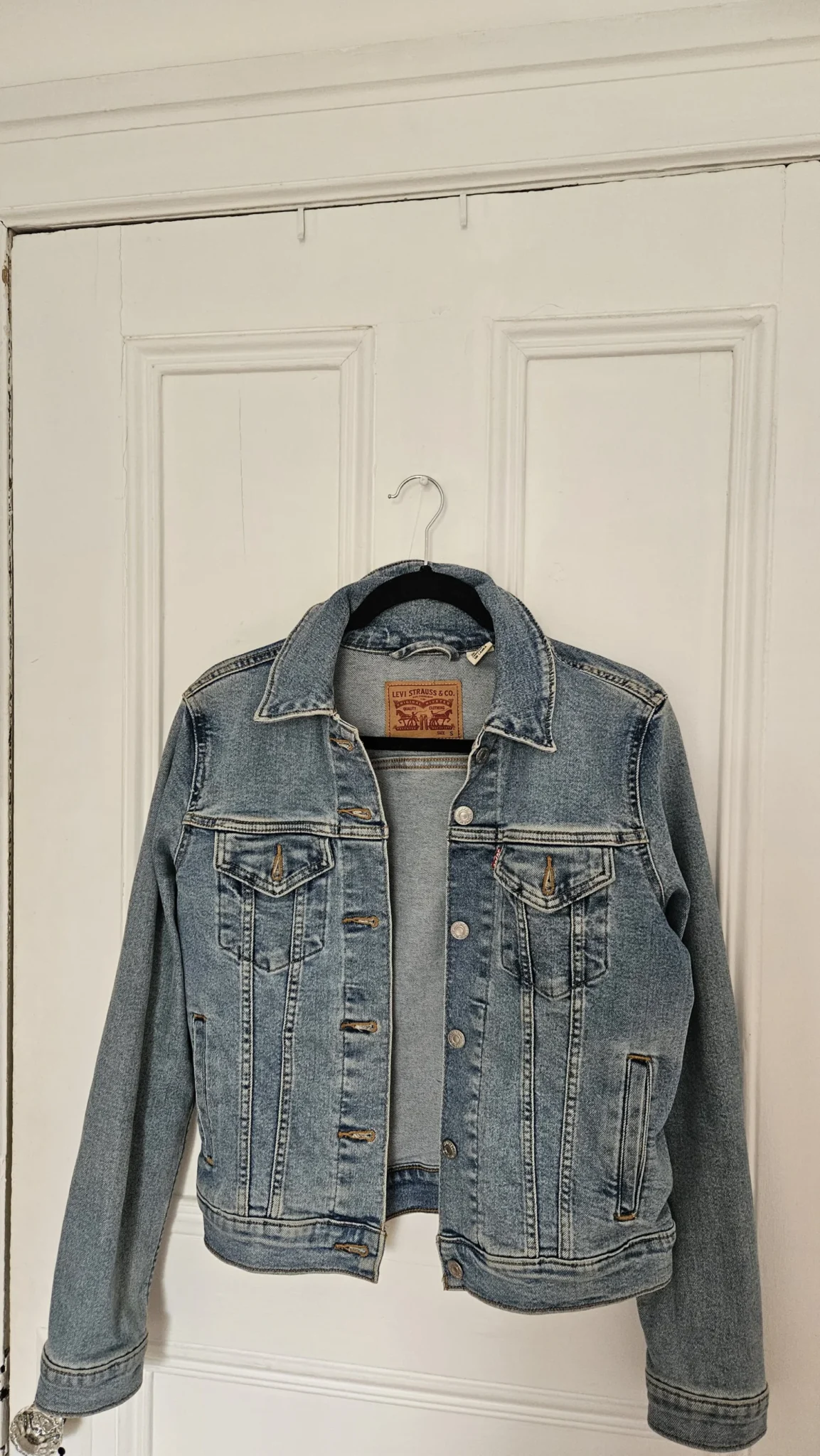 Featured image for Levis jeans jacket / Levis Strauss & co size small
