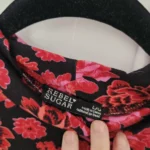 Thumbnail for Robe floral Rebel Sugar rouge rose et noire