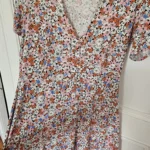 Featured thumbnail for Robe ASOS fleurie grandeur 12