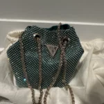 Thumbnail for Pochette en maille émeraude guess neuve