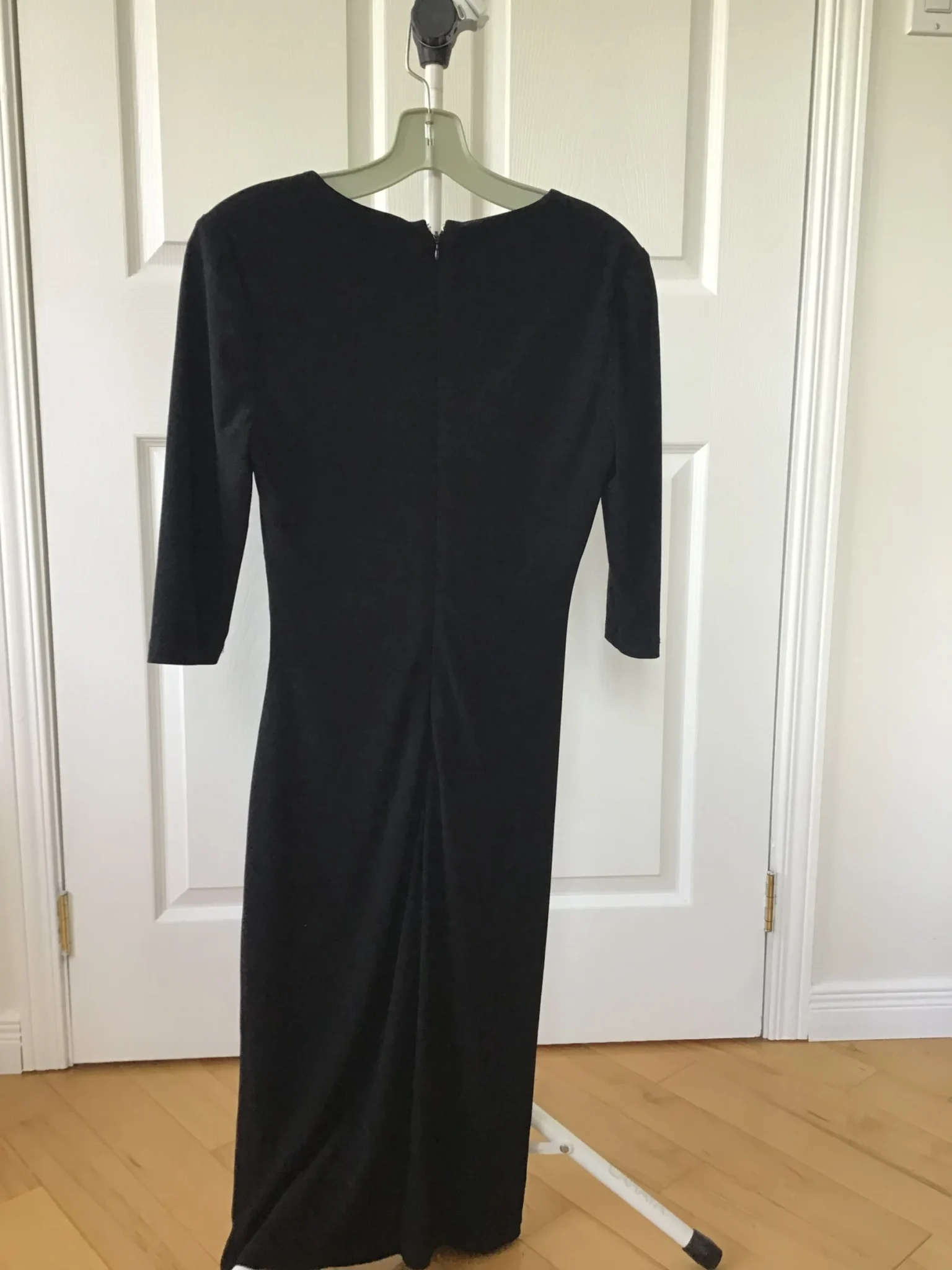 Image for Robe noire classique Le Château