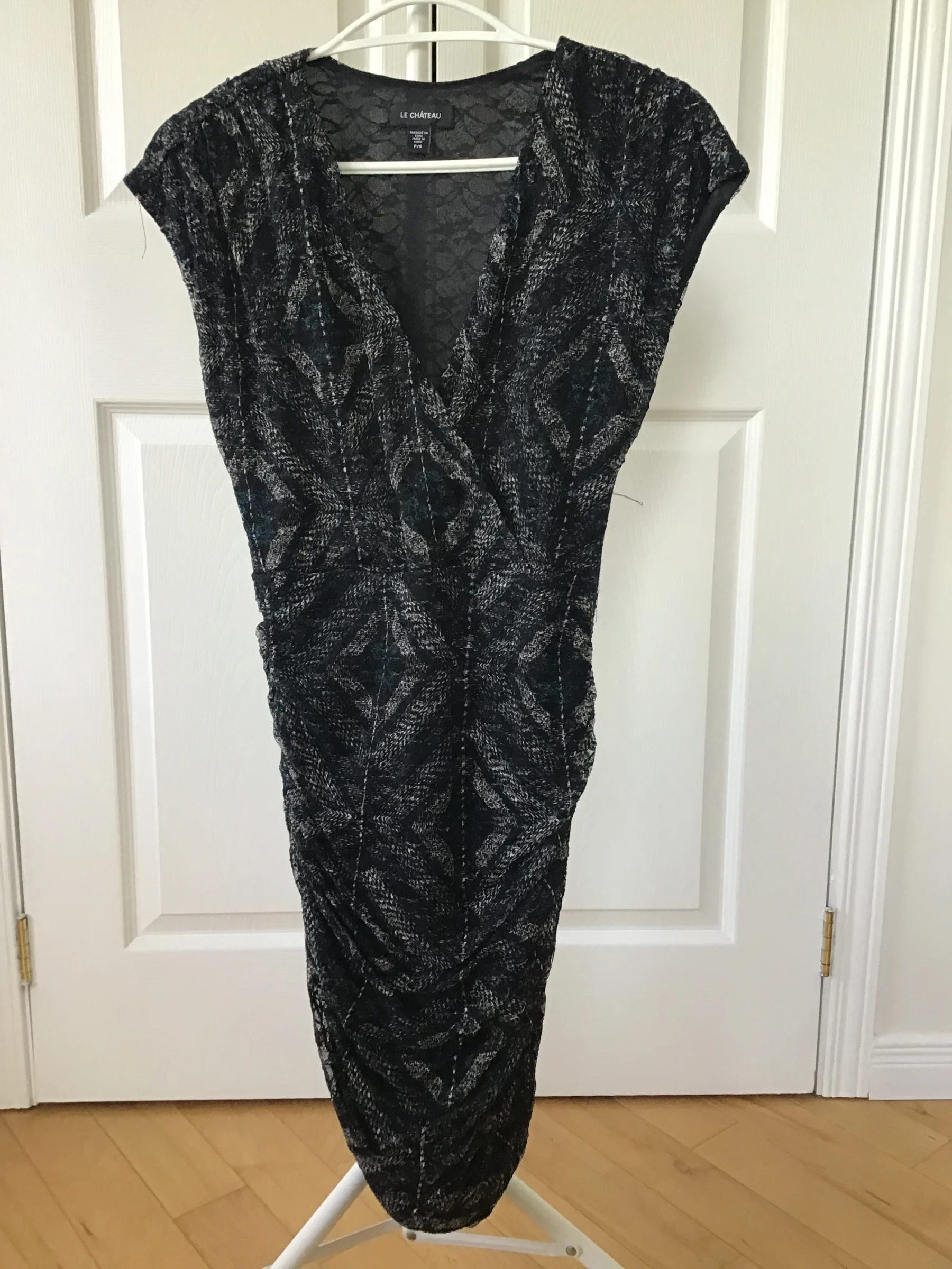 Robe Le Château en tricot noir à motifs géométriques Le Château seconde main