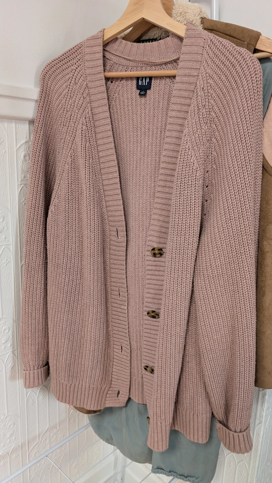 Featured image for Cardigan GAP L