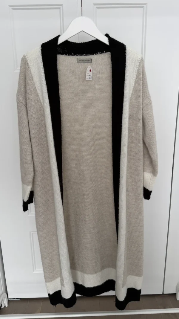 Featured image for Long cardigan tricot beige, crème et noir