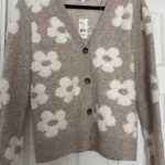 Featured thumbnail for Cardigan tout doux