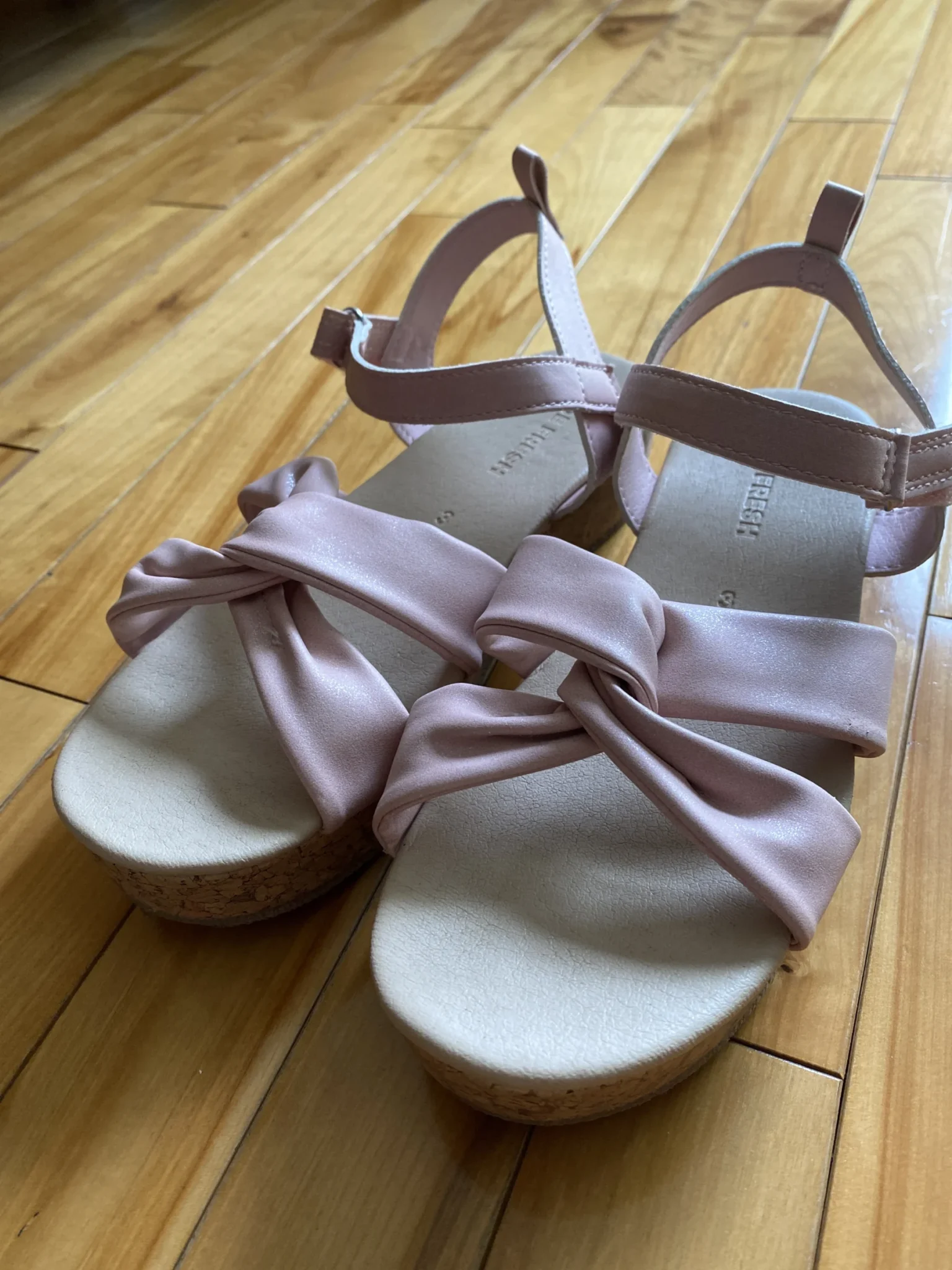 Featured image for Sandales compensée taille 3