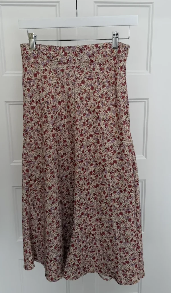 Featured image for Jupe midi fleurie