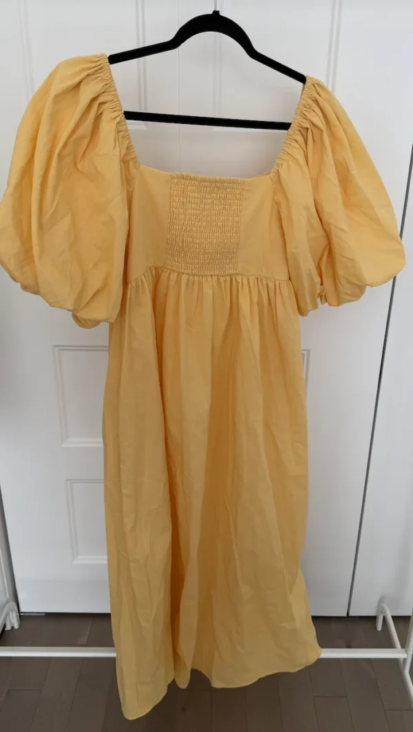 Image for Robe midi jaune beurre avec manches bouffantes