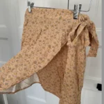 Featured thumbnail for Jupe courte portefeuille fleurie
