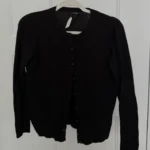 Featured thumbnail for Cardigan noir classique