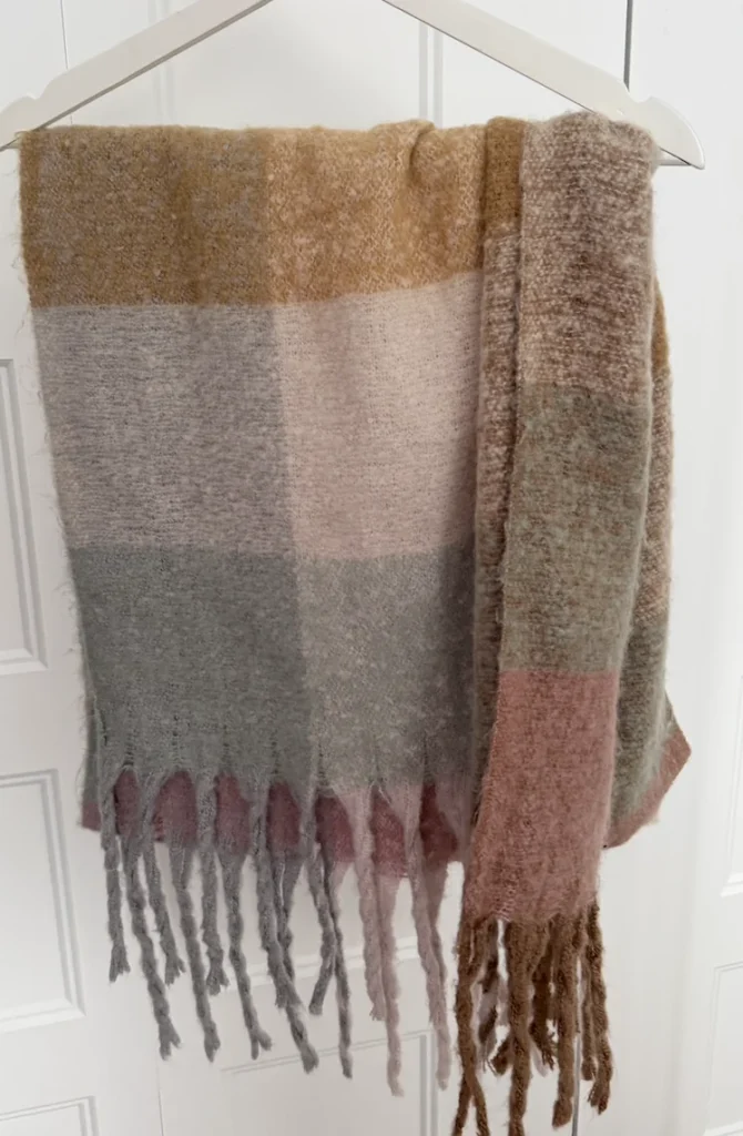 Image for Gros foulard ultra doux et fluffy parfait pour l’automne/hiver