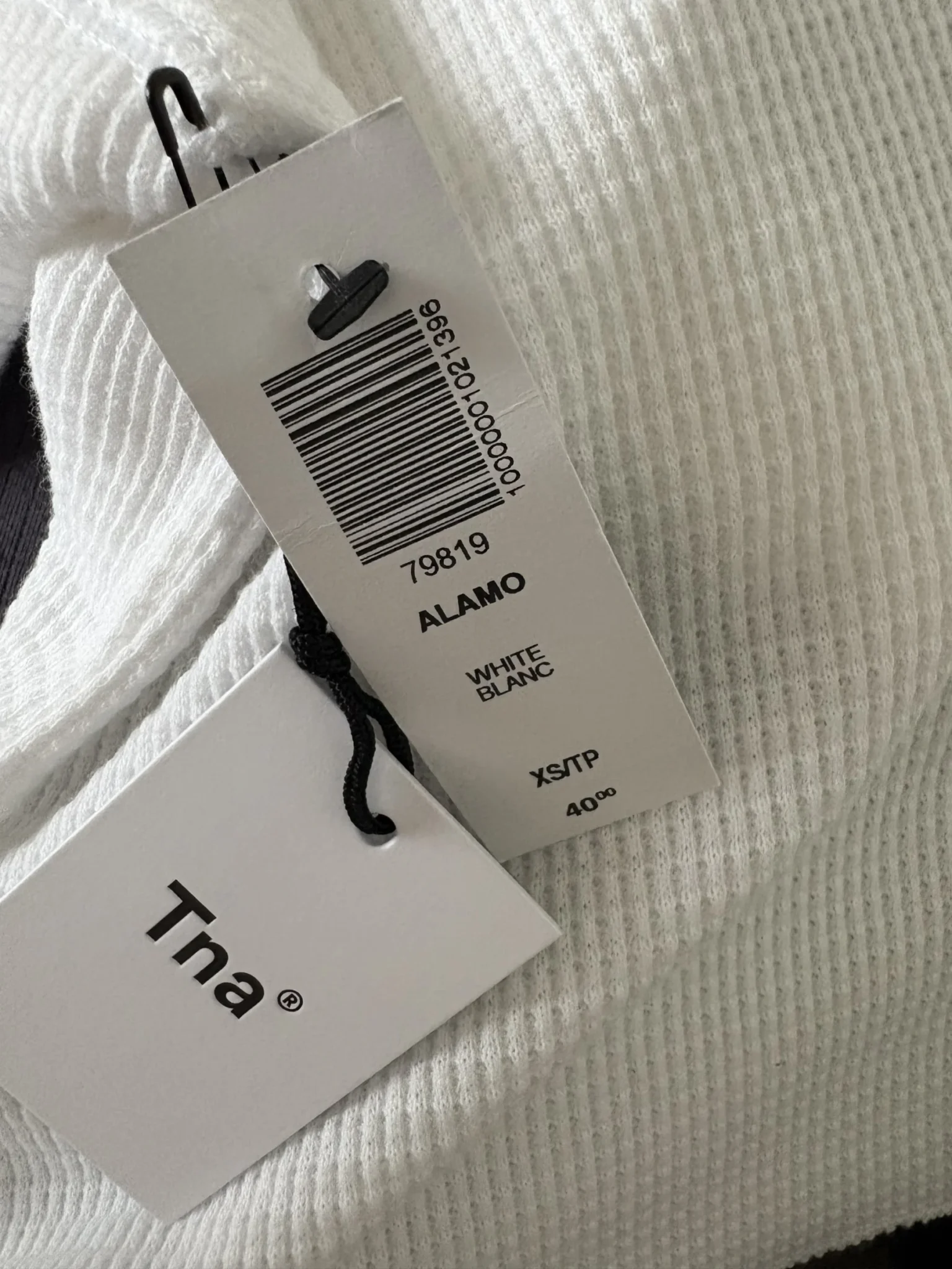Image for Chandail gaufré blanc Aritzia