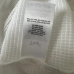 Thumbnail for Chandail gaufré blanc Aritzia