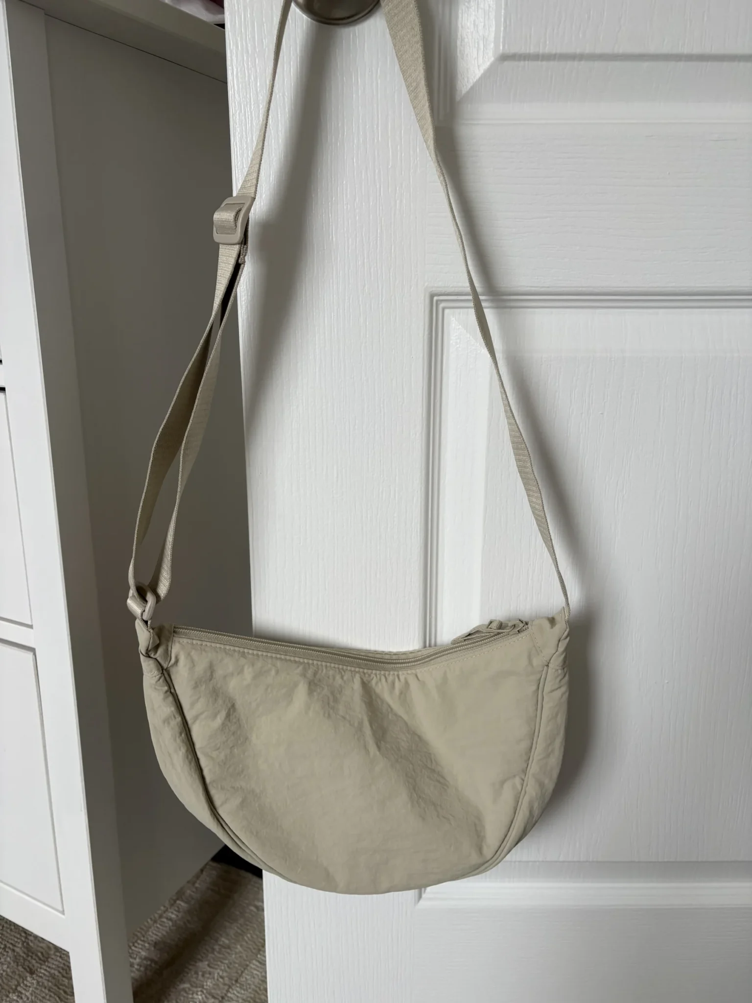 Featured image for Sac beige Uniqlo