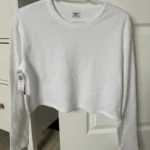 Featured thumbnail for Chandail gaufré court du Aritzia