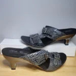 Thumbnail for Helle Comfort, sandale/mule, métallique gris/noir. Courroie ajustable.