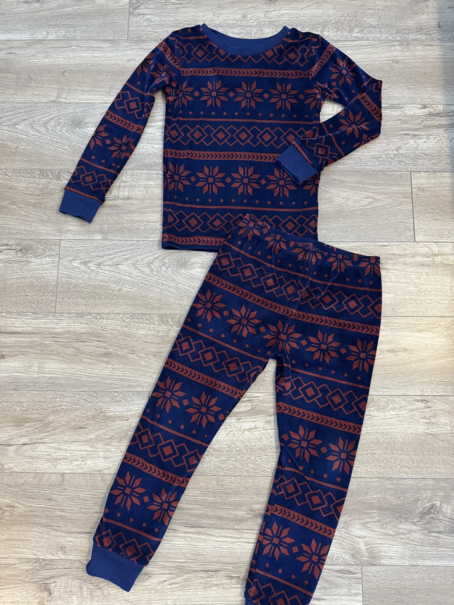 Featured image for 5 ans - Pyjamas Carter’s velour