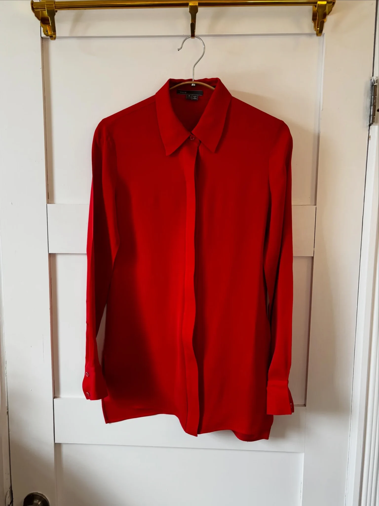 Featured image for ♥️Blouse 100% silk VINCE
