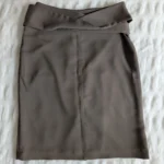 Featured thumbnail for Versatile 4-season flowing pencil skirt