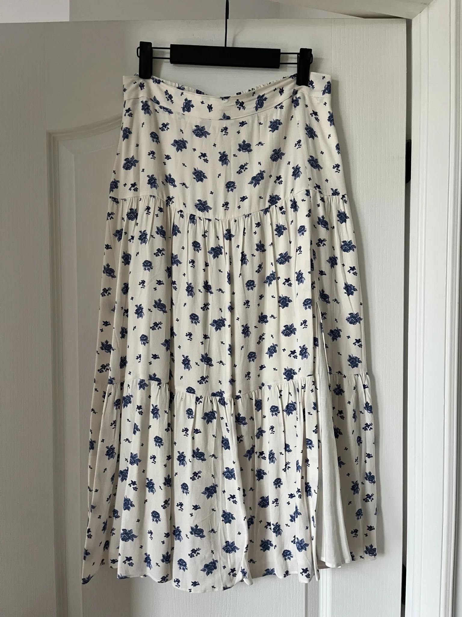 Image for Sézane long white skirt with blue floral pattern size 40