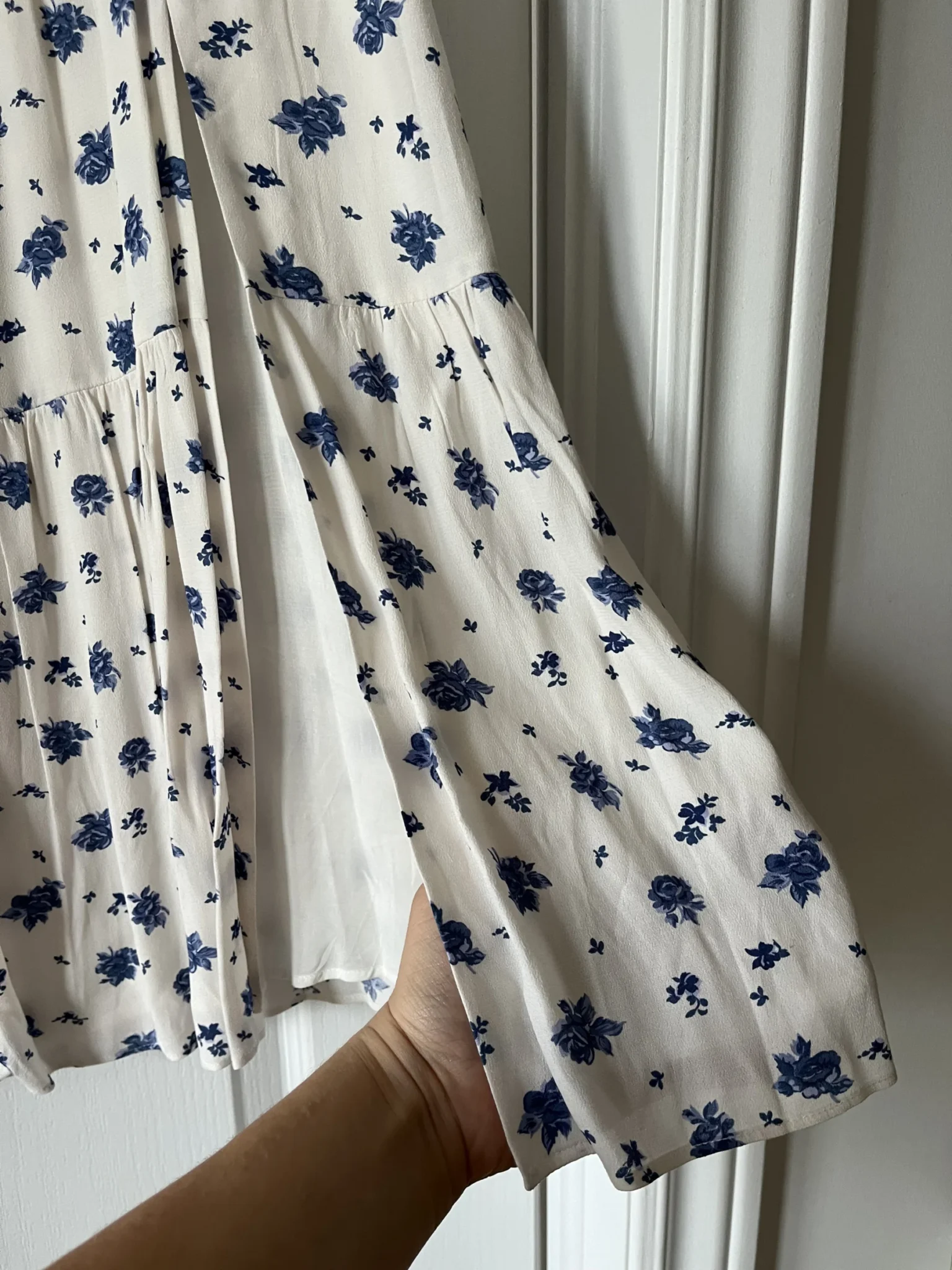 Image for Sézane long white skirt with blue floral pattern size 40