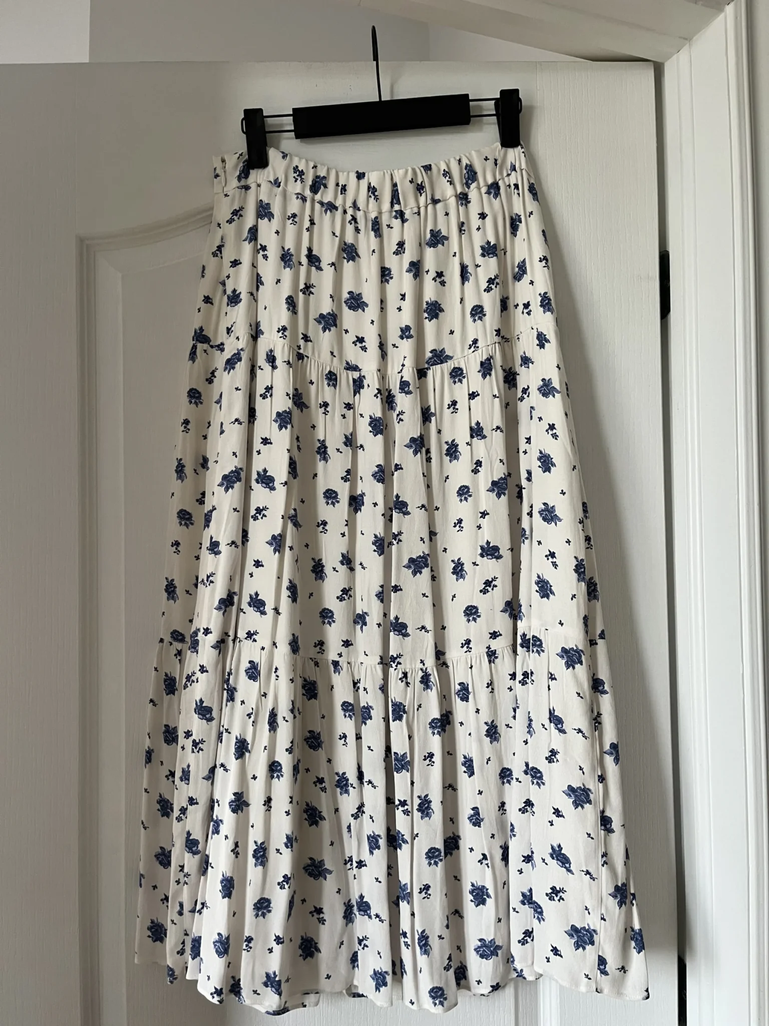 Image for Sézane long white skirt with blue floral pattern size 40