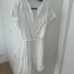 Thumbnail for Beautiful linen-effect summer dress by Aritzia