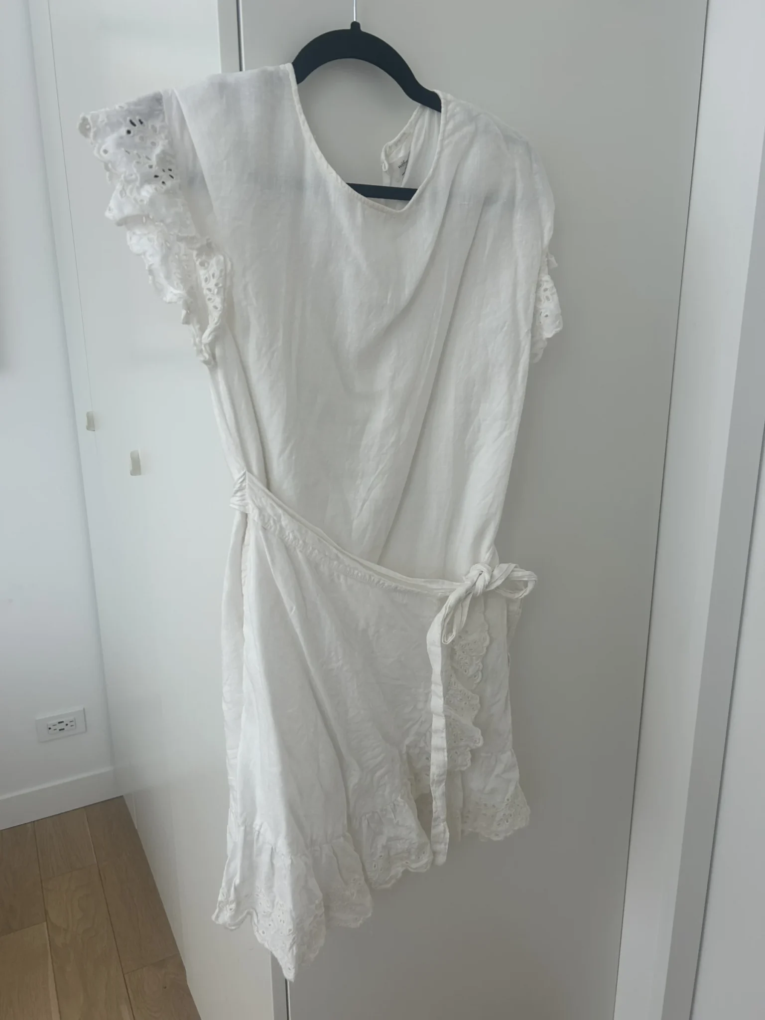 Image for Beautiful linen-effect summer dress by Aritzia