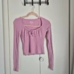 Featured thumbnail for Chandail rose Hollister Small