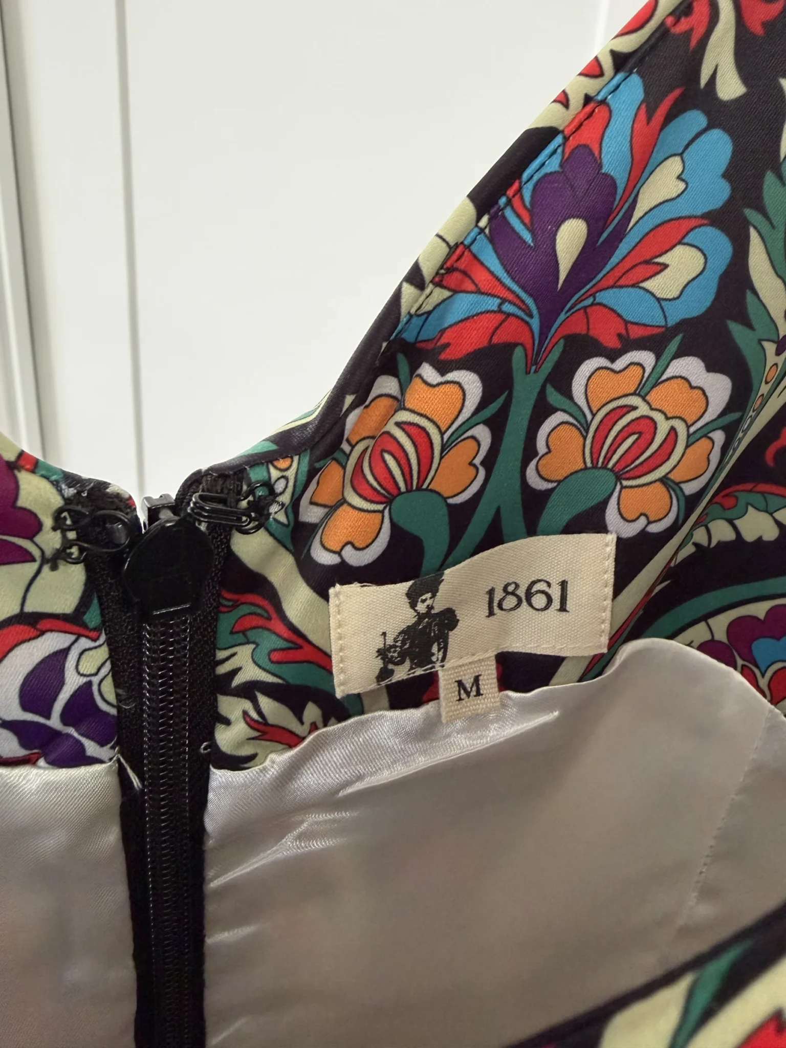Image for Magnifique Robe neuve 1861