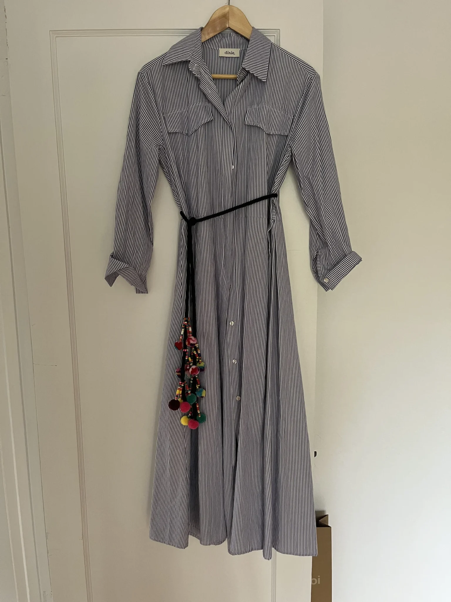 Featured image for Robe longue en coton avec superbe ceinture