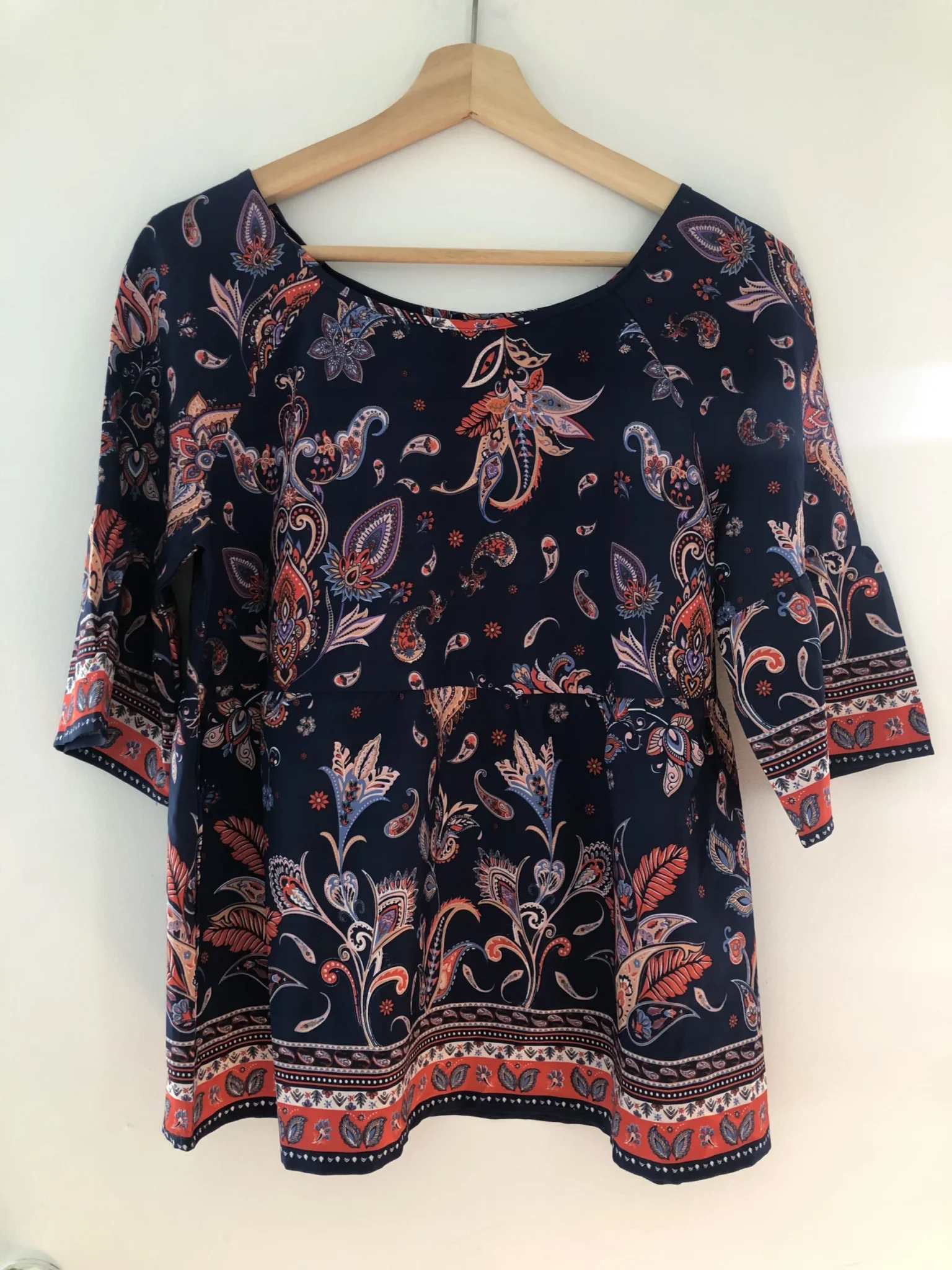 Image for Blouse Bleu foncé à motifs orange, blancs et bleu clair- Taille S