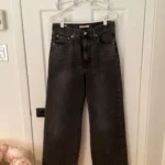 Featured thumbnail for Lévis black wide-leg jeans