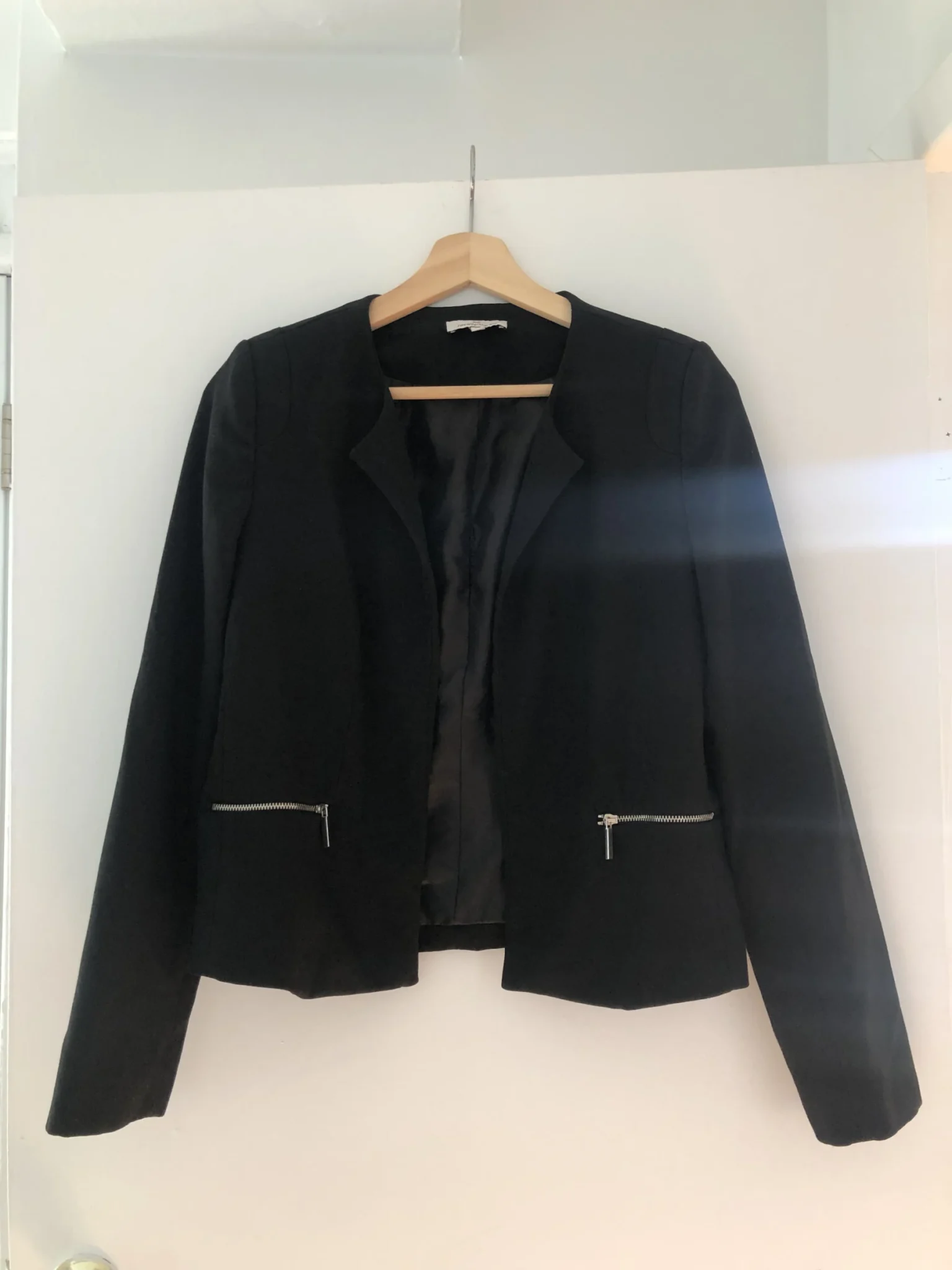 Featured image for Veste noire - Taille S