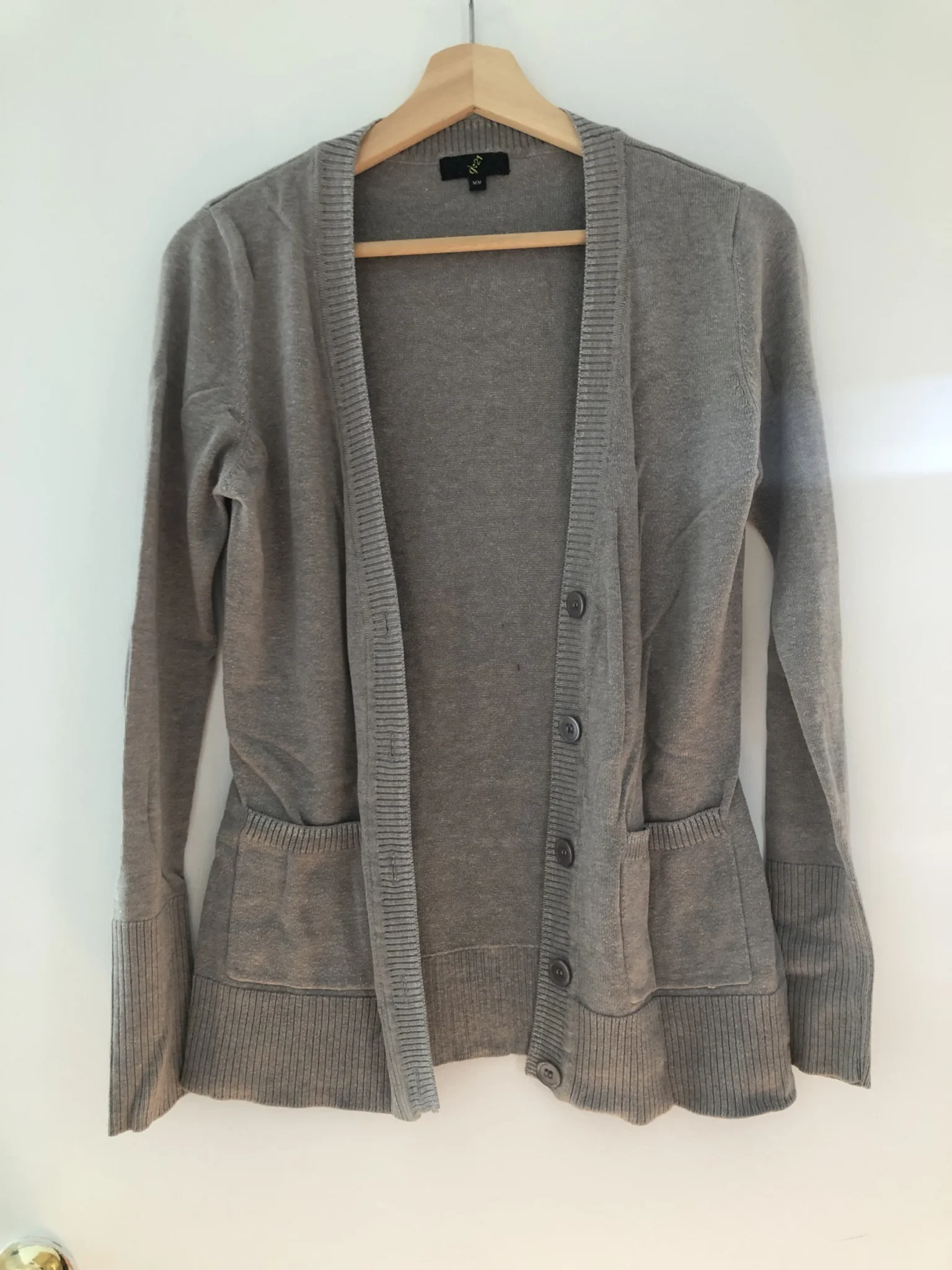 Featured image for Gilet forme cintrée taille S gris pâle