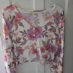 Thumbnail for Blouse fleurie courte Dailystory