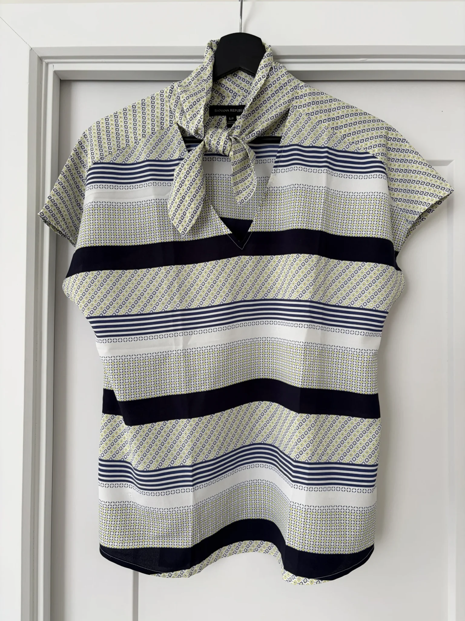 Featured image for Short-sleeved blouse BANANA REPUBLIC
