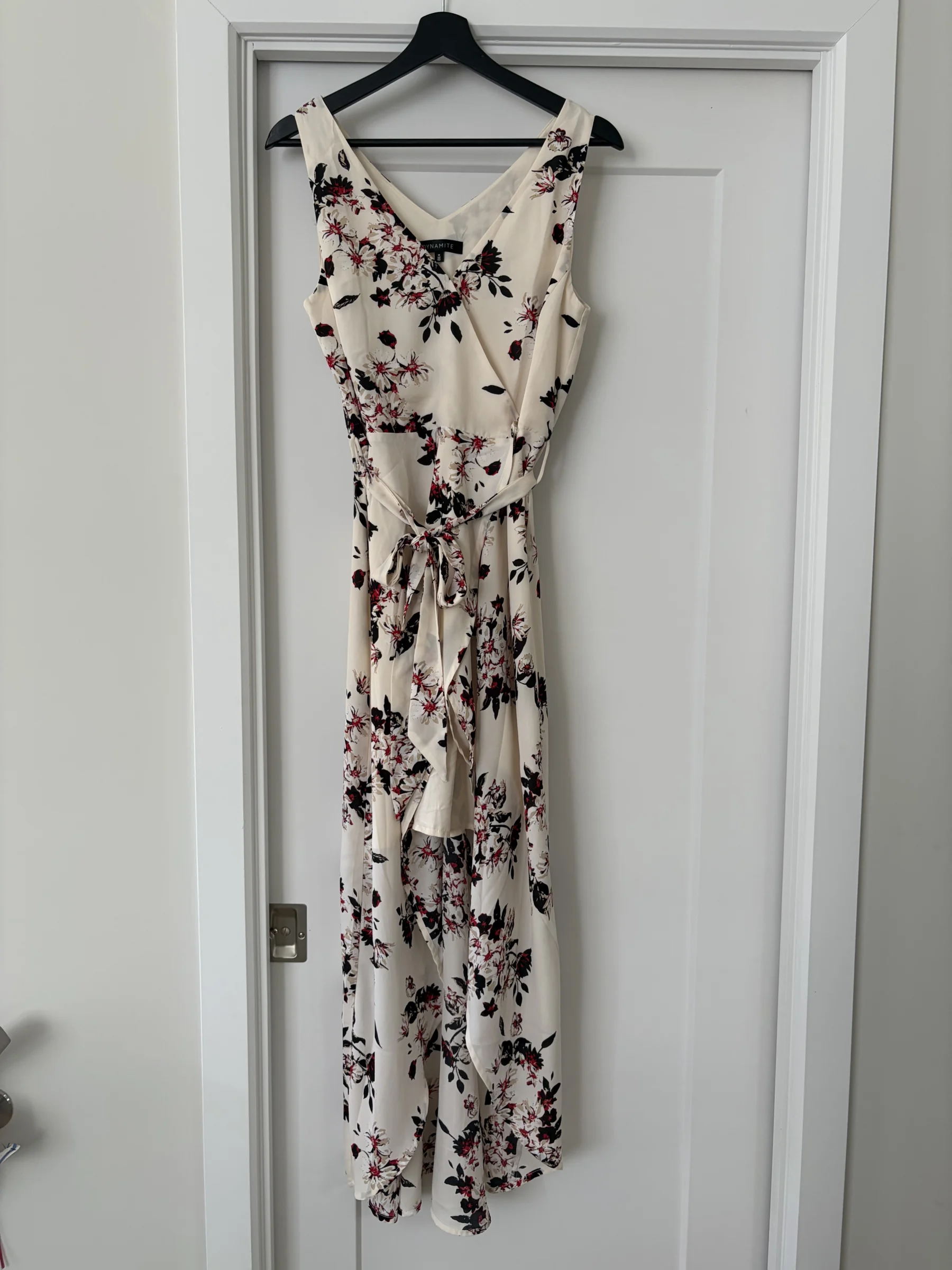 Robe asymétrique fleurie Dynamite seconde main