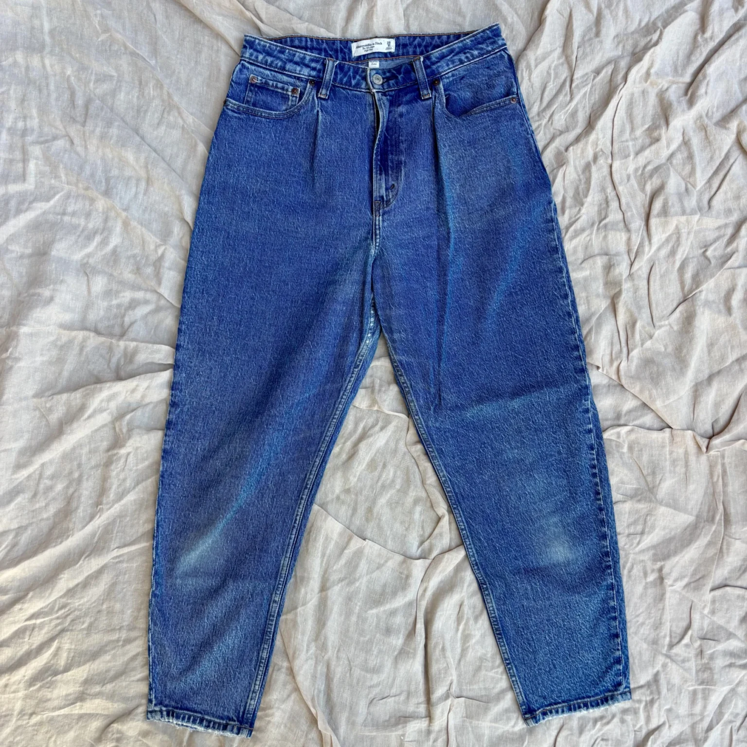 Featured image for Curve Love High Rise 80s Mom Jeans (Size 8/29)