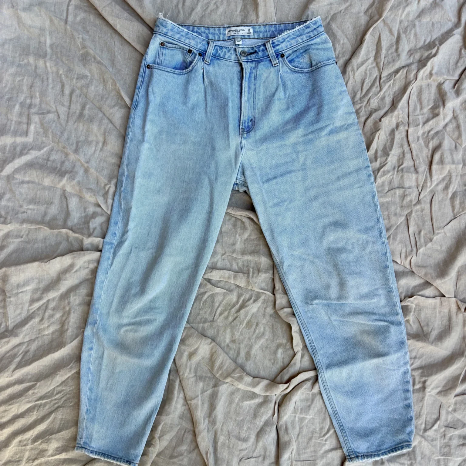 Featured image for Curve Love High Rise 80s Mom Jeans (Size 8/29)