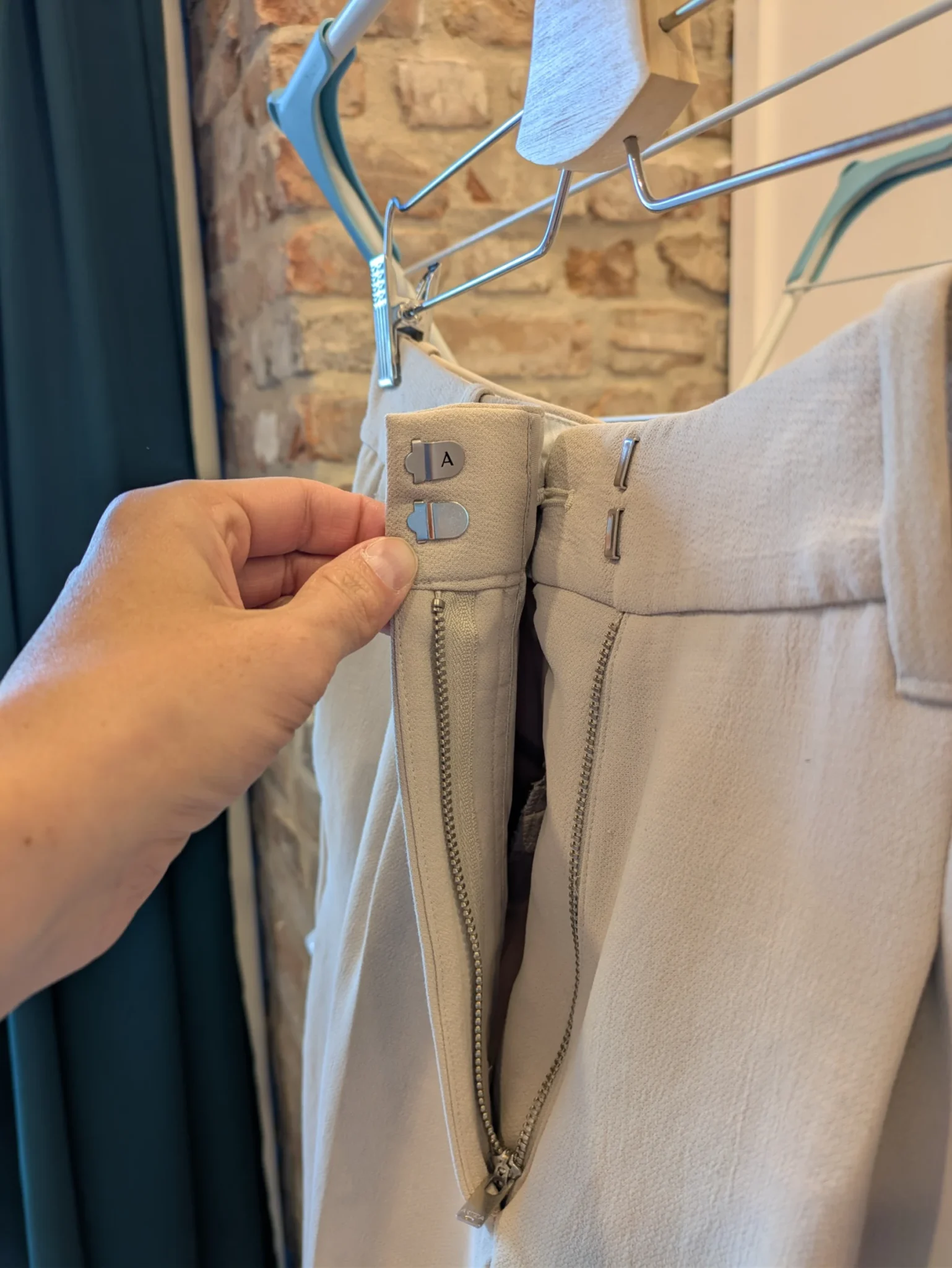 Image for Pantalon Effortless Aritzia beige