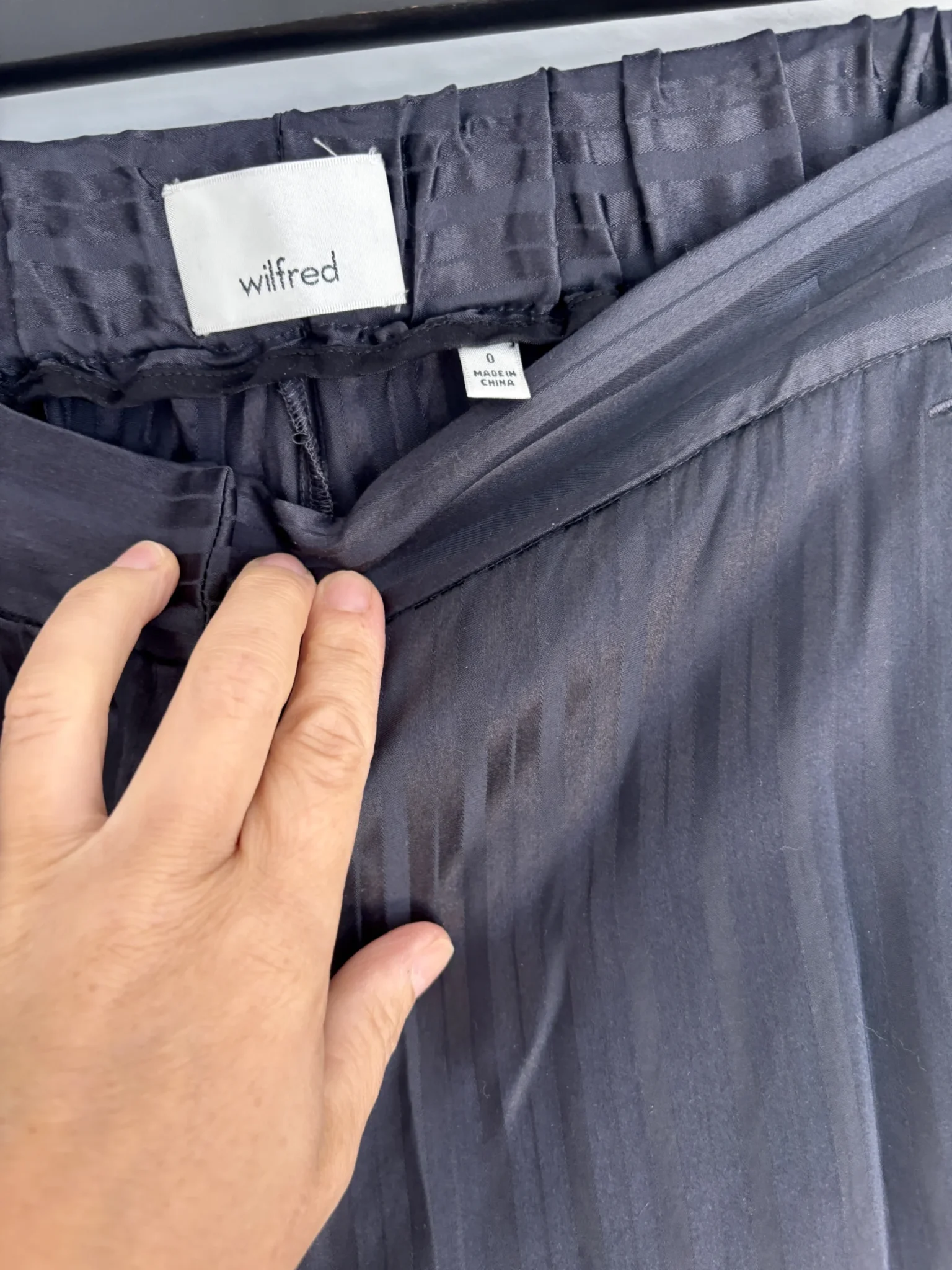 Featured image for Pantalon Wilfred satin noir