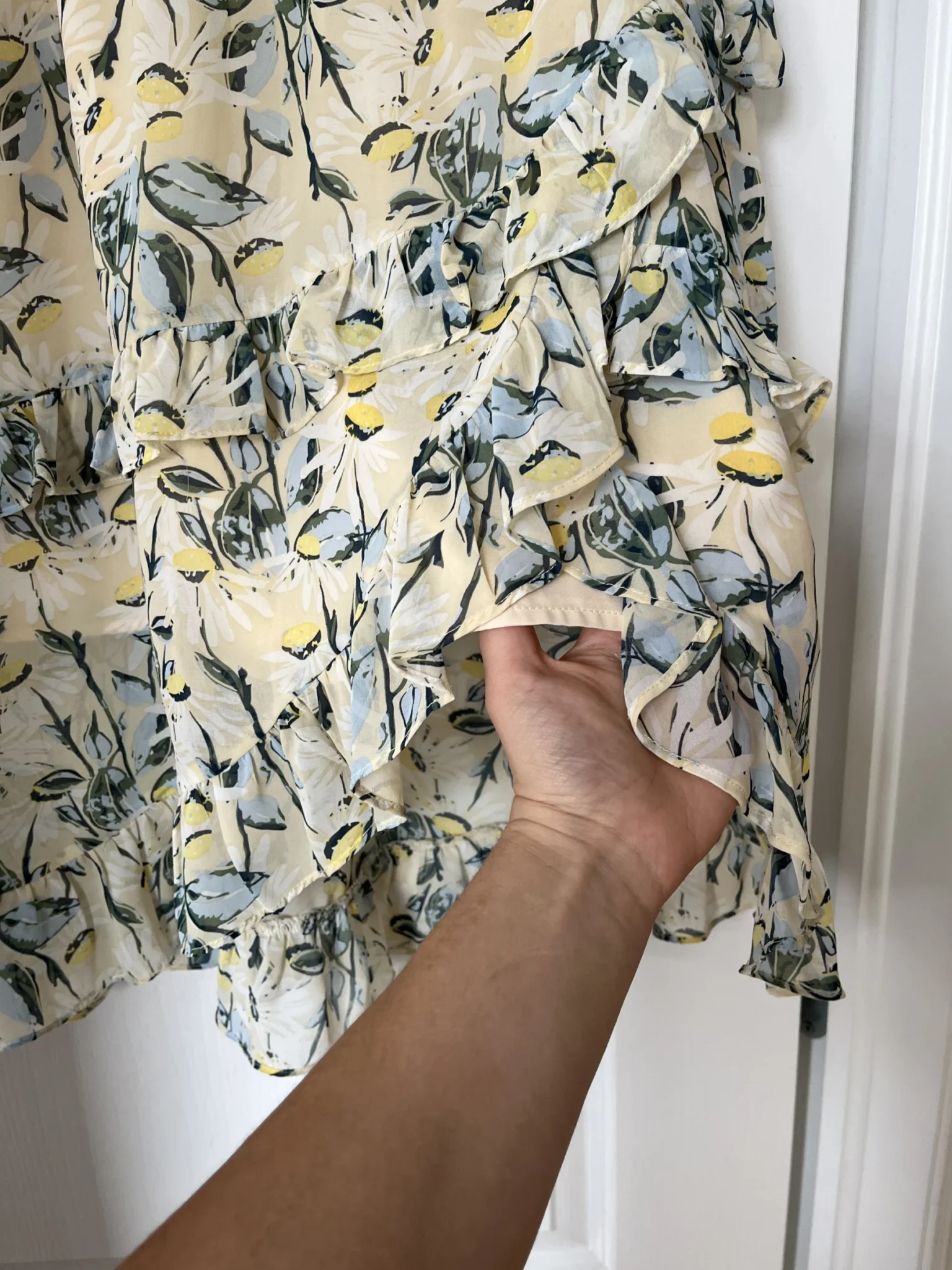 Image for All in Favor ruffled skirt size S floral motifs