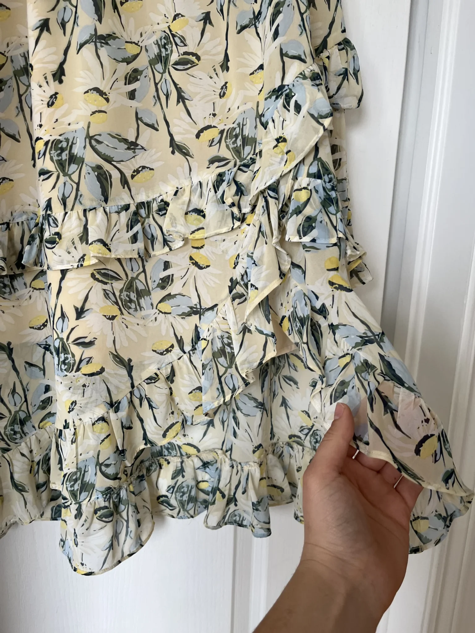 Image for All in Favor ruffled skirt size S floral motifs