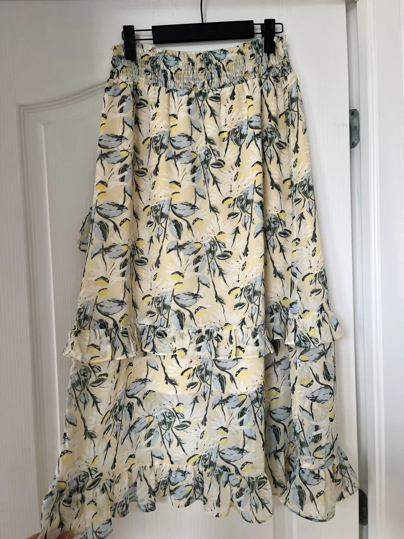 Image for All in Favor ruffled skirt size S floral motifs