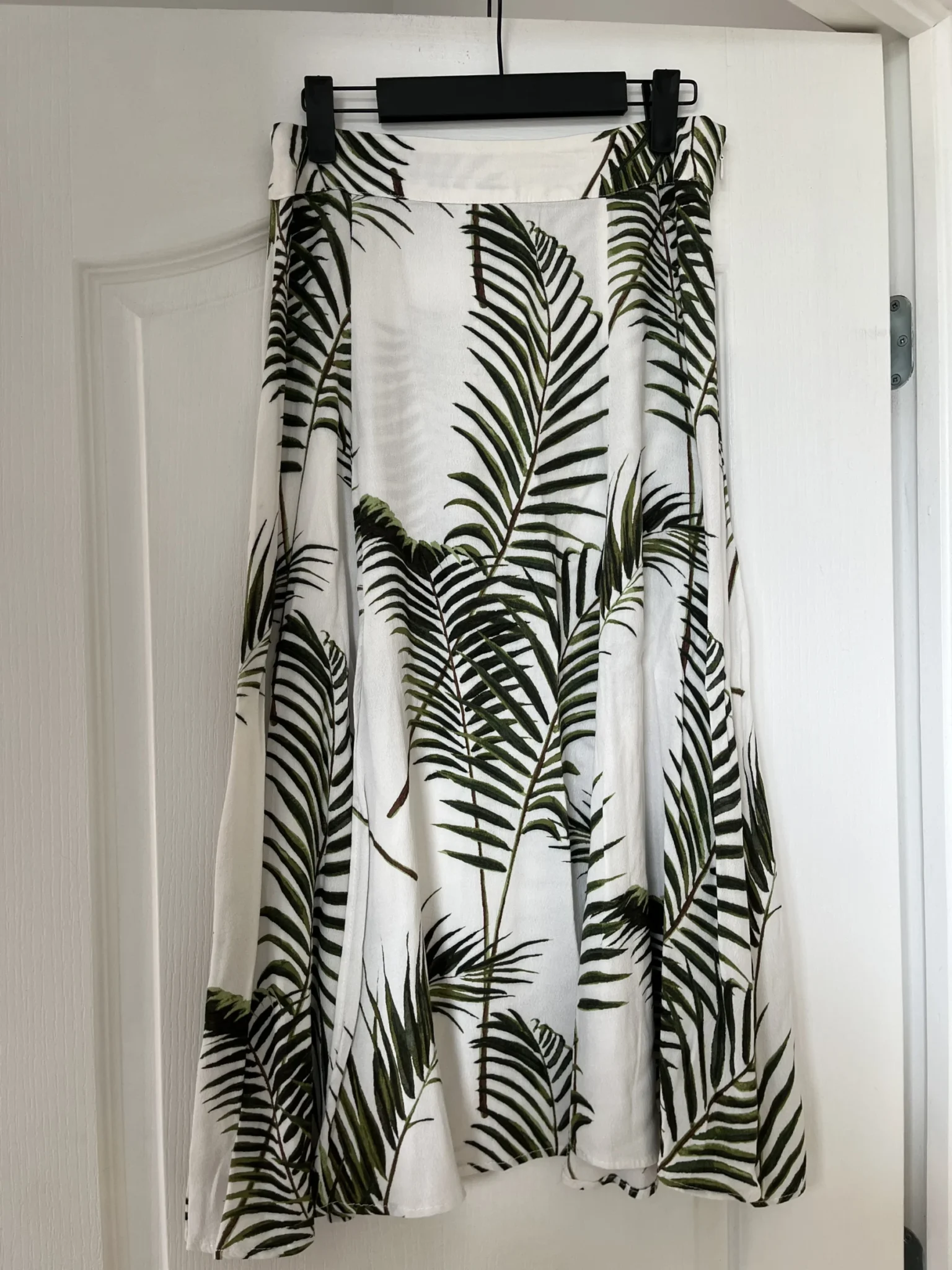 Featured image for Jupe mi-longue à motif fleuris H&M taille 12US
