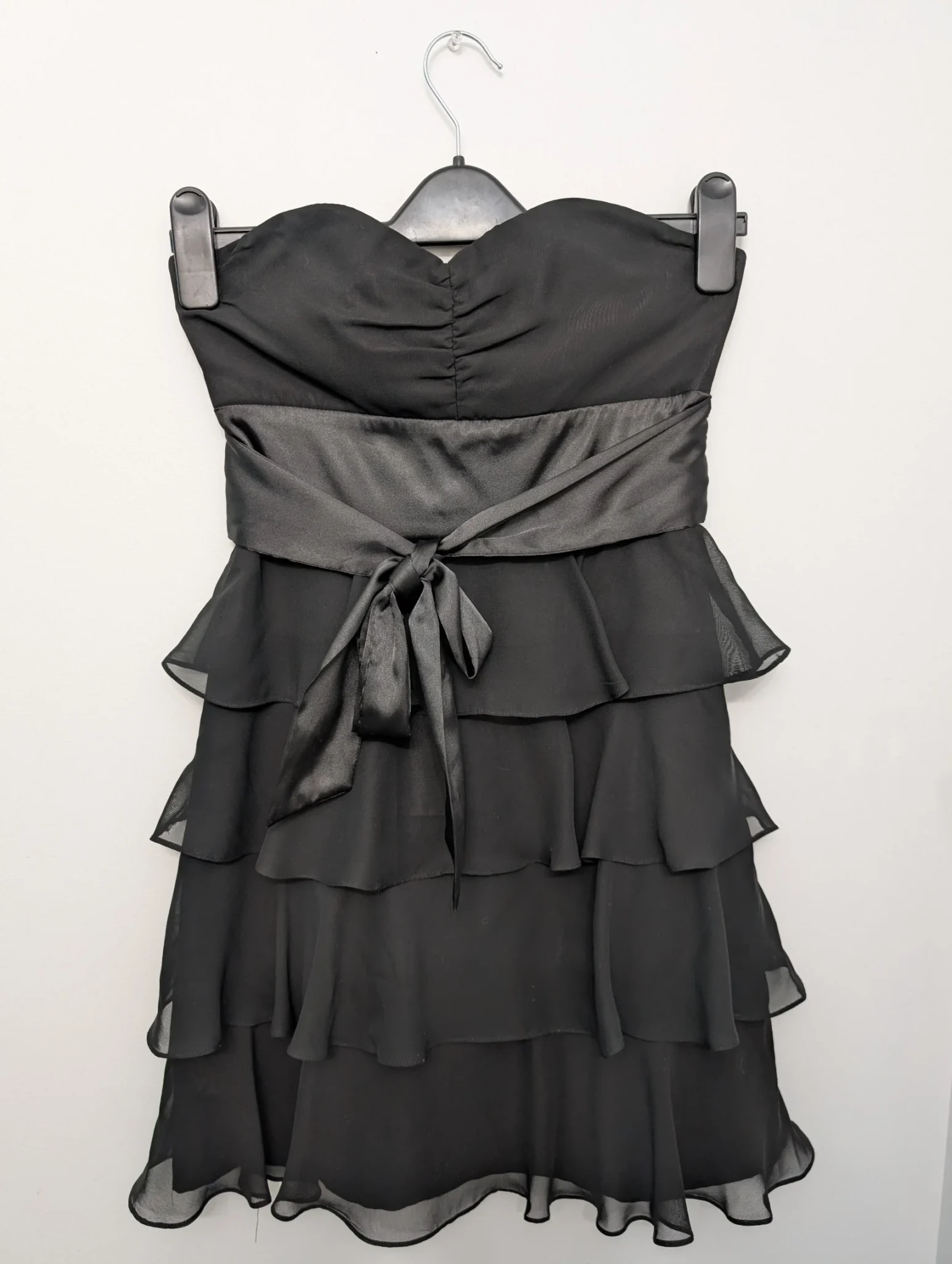 Featured image for Robe de soirée à volets Foxy Jeans