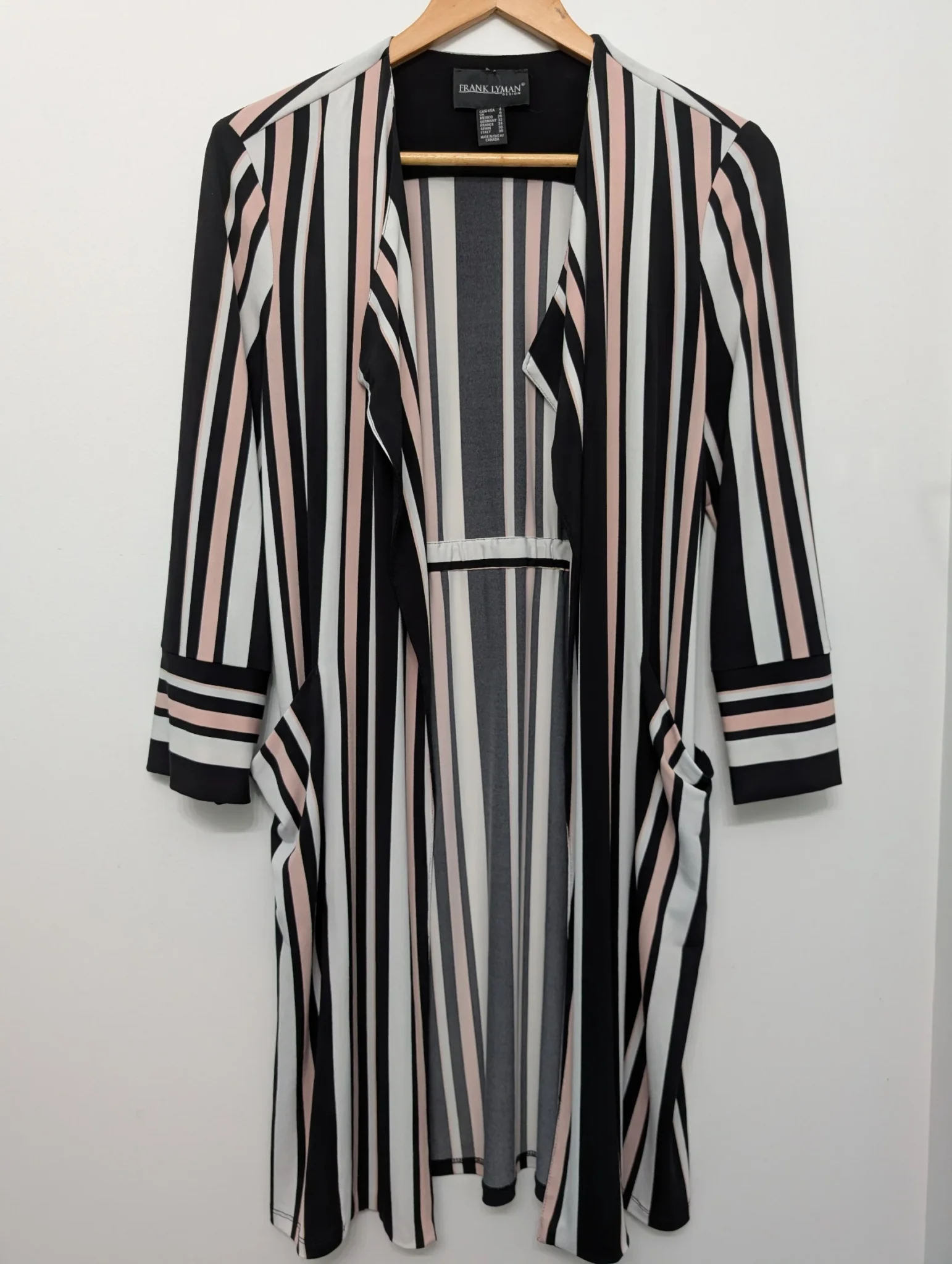 Featured image for Blouse par-dessus Frank Lyman